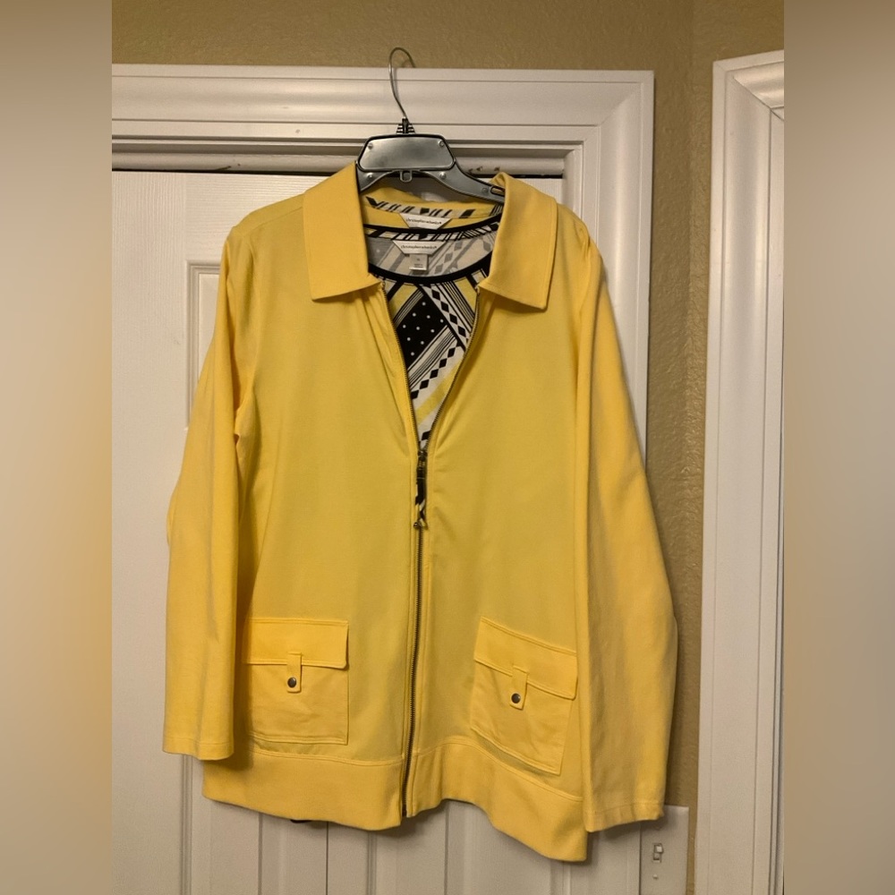 Cute, Spring jacket & matching shirt! Christopher and Banks! XL! Yellow, black!
